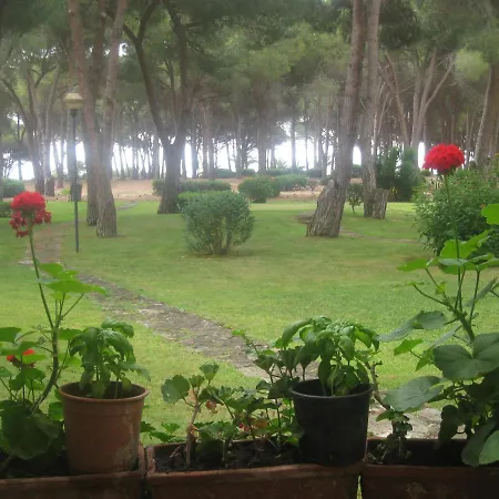 Vicino A Chia, Villino Fronte Mare 100m