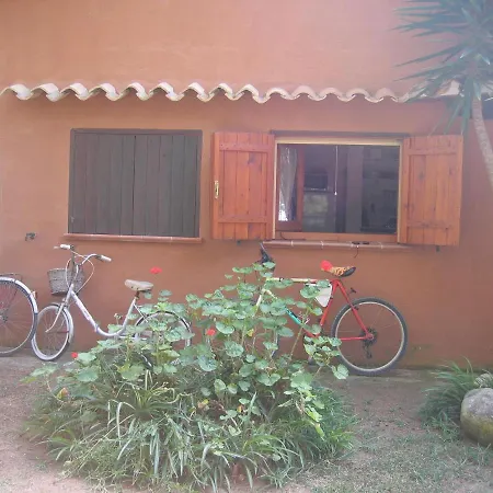 Villa Vicino A Chia, Villino Fronte Mare 100m *